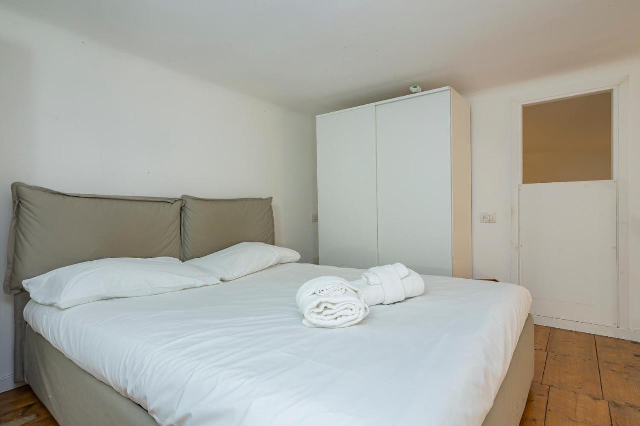 Flat In Isola De Castillia 22 Milaan Buitenkant foto