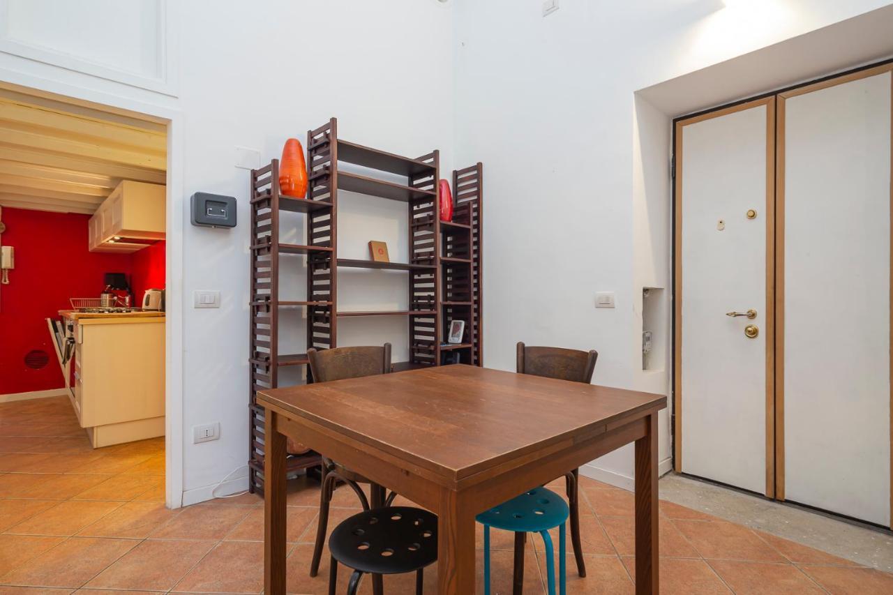 Flat In Isola De Castillia 22 Milaan Buitenkant foto